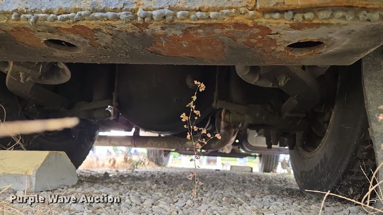 image for item EE8552 2005 International  4300  armored truck 