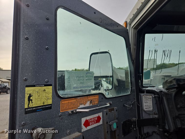 image for item EE8552 2005 International  4300  armored truck 