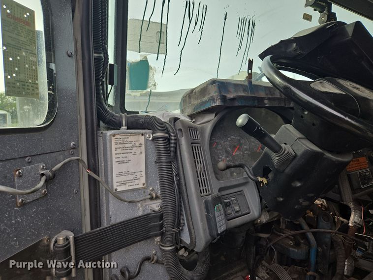 image for item EE8552 2005 International  4300  armored truck 