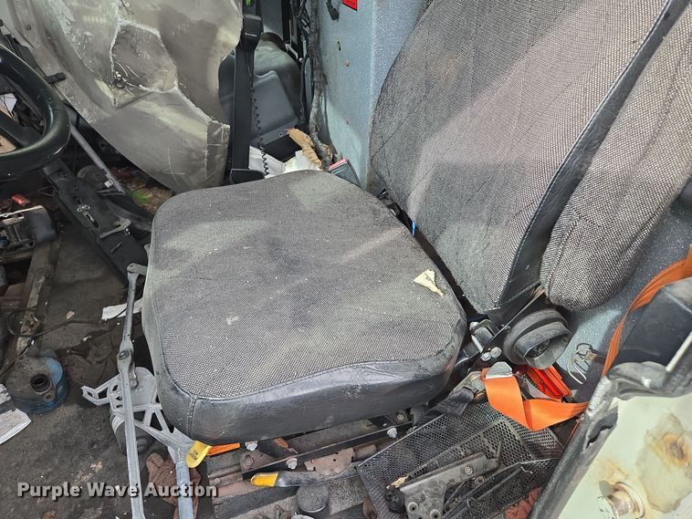 image for item EE8552 2005 International  4300  armored truck 