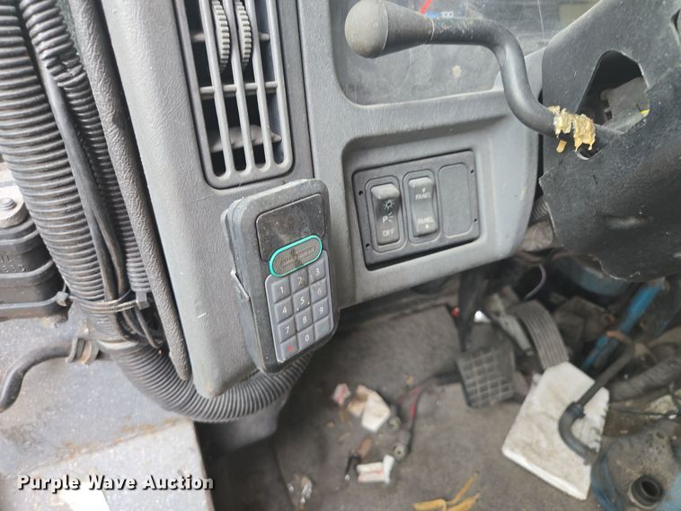 image for item EE8552 2005 International  4300  armored truck 