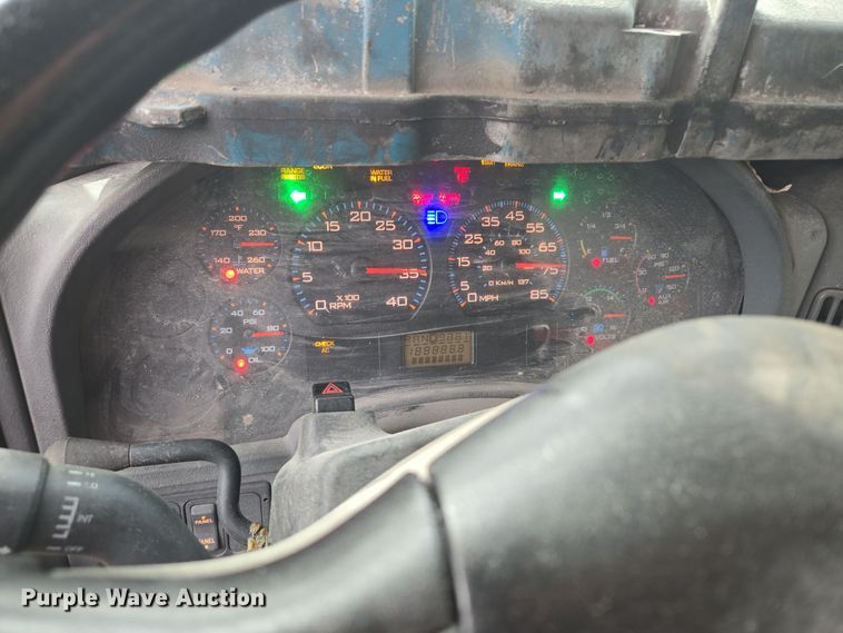 image for item EE8552 2005 International  4300  armored truck 