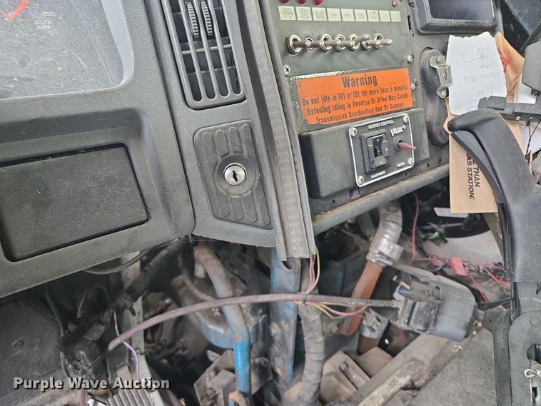 image for item EE8552 2005 International  4300  armored truck 