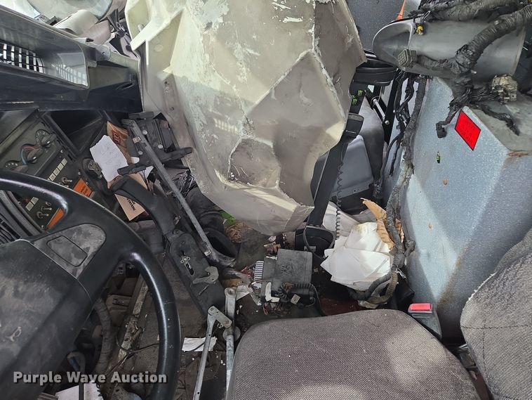 image for item EE8552 2005 International  4300  armored truck 