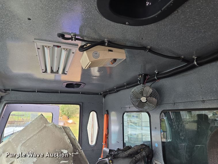 image for item EE8552 2005 International  4300  armored truck 