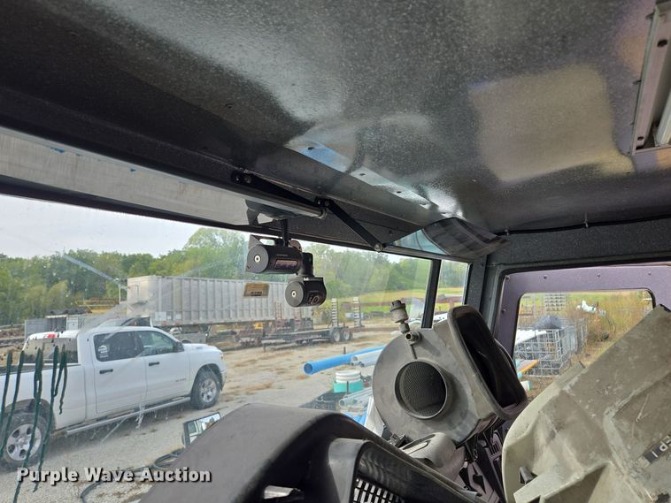 image for item EE8552 2005 International  4300  armored truck 