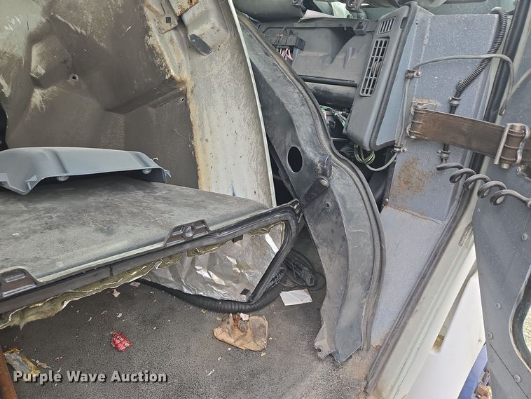 image for item EE8552 2005 International  4300  armored truck 