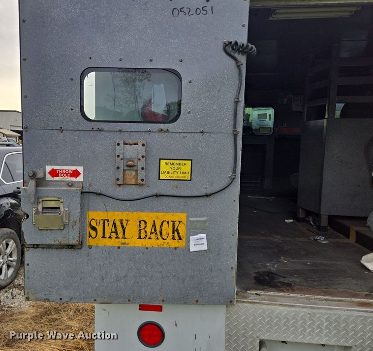 image for item EE8552 2005 International  4300  armored truck 