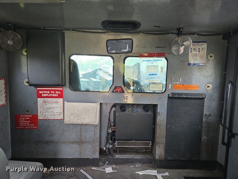 image for item EE8552 2005 International  4300  armored truck 