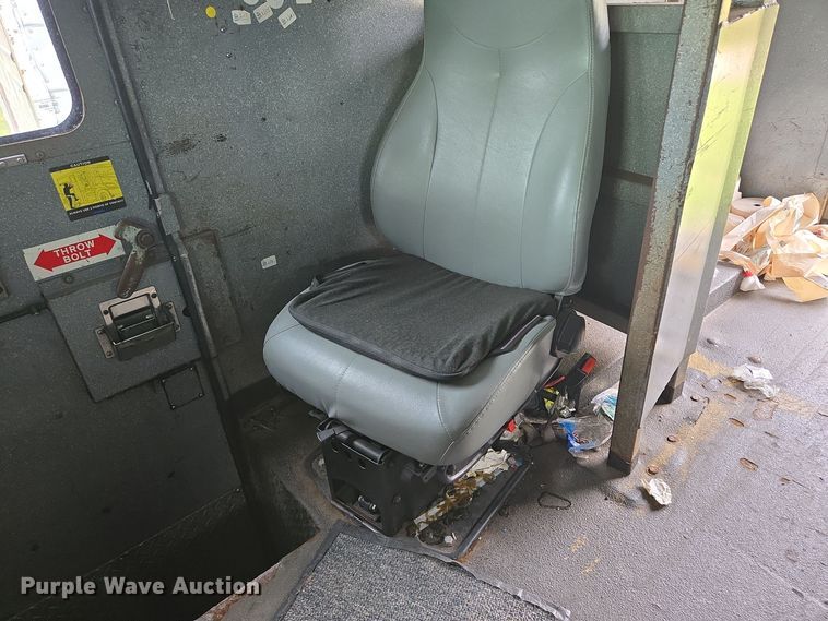 image for item EE8552 2005 International  4300  armored truck 