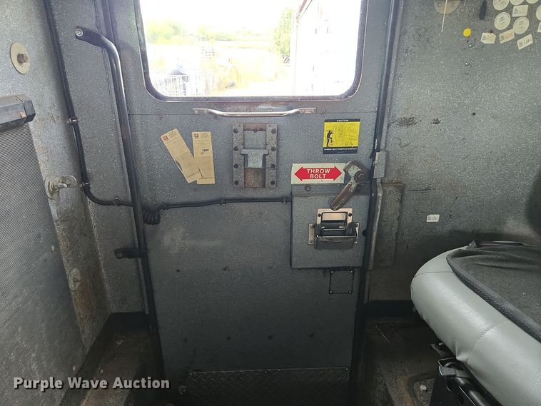 image for item EE8552 2005 International  4300  armored truck 