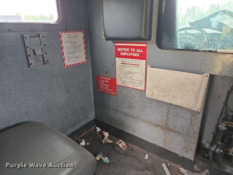 image for item EE8552 2005 International  4300  armored truck 