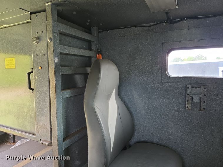 image for item EE8552 2005 International  4300  armored truck 