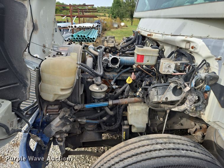 image for item EE8552 2005 International  4300  armored truck 