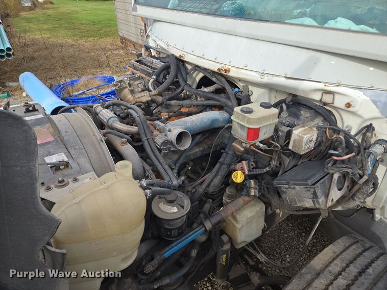 image for item EE8552 2005 International  4300  armored truck 