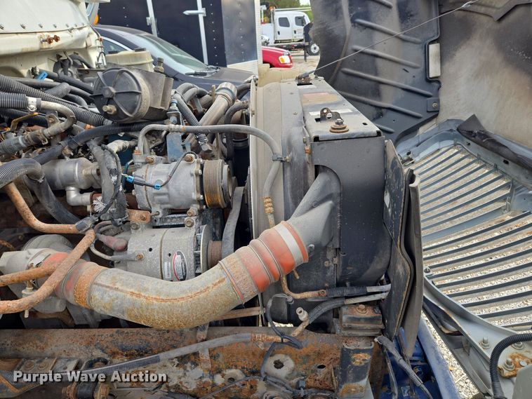 image for item EE8552 2005 International  4300  armored truck 