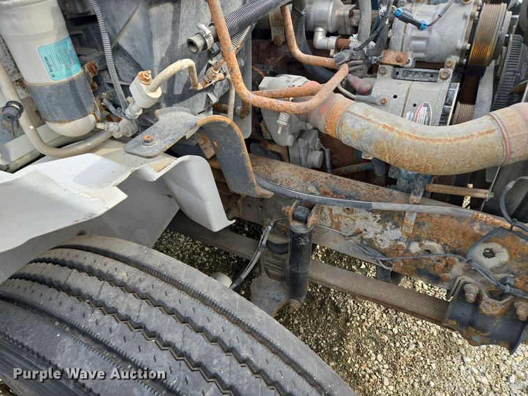 image for item EE8552 2005 International  4300  armored truck 