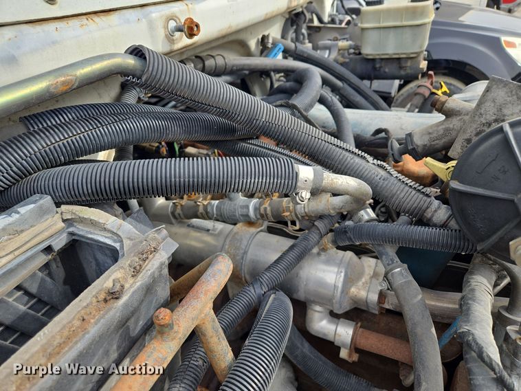 image for item EE8552 2005 International  4300  armored truck 