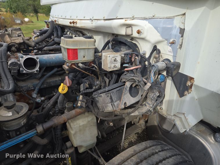 image for item EE8552 2005 International  4300  armored truck 