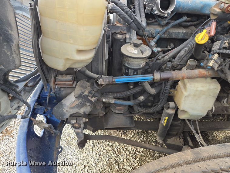 image for item EE8552 2005 International  4300  armored truck 