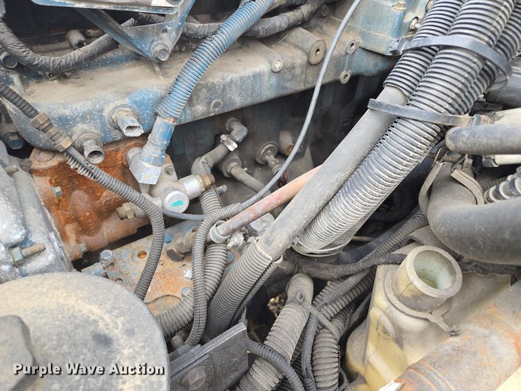 image for item EE8552 2005 International  4300  armored truck 