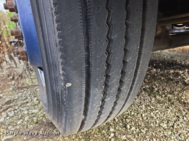 image for item EE8552 2005 International  4300  armored truck 