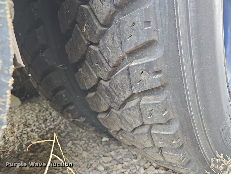 image for item EE8552 2005 International  4300  armored truck 