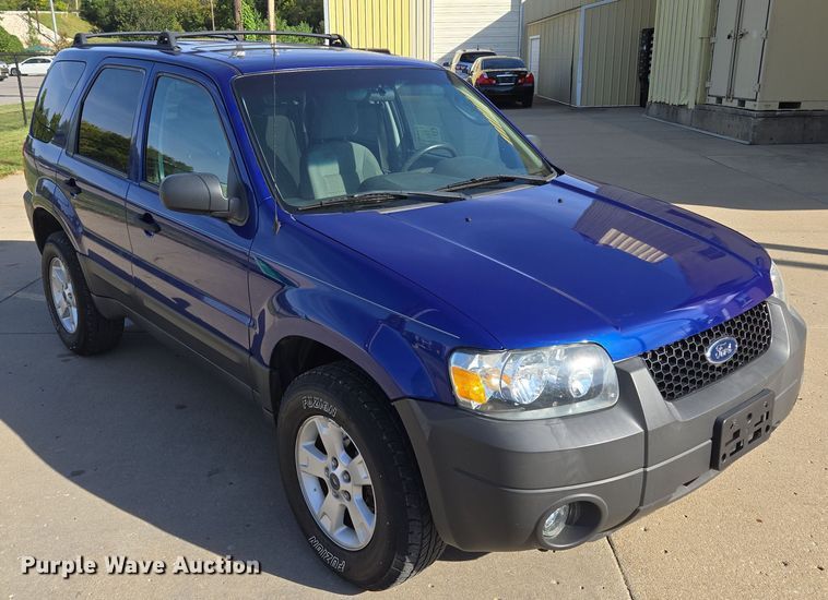 image for item EE8556 2006 Ford Escape XLT SUV