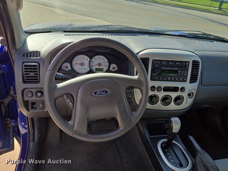 image for item EE8556 2006 Ford Escape XLT SUV