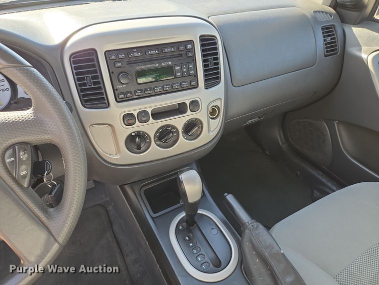 image for item EE8556 2006 Ford Escape XLT SUV