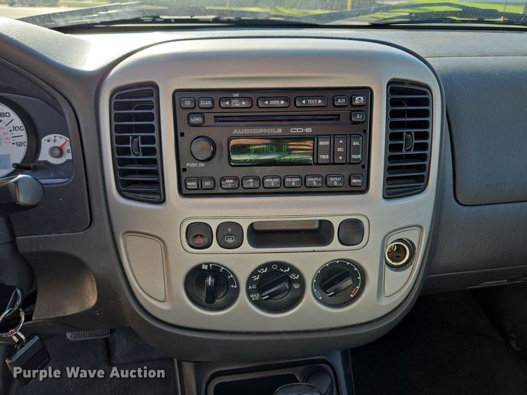 image for item EE8556 2006 Ford Escape XLT SUV