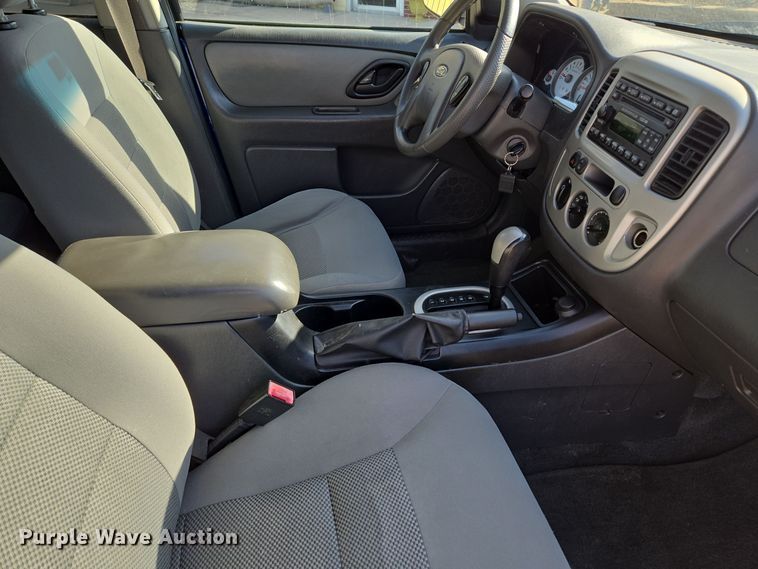 image for item EE8556 2006 Ford Escape XLT SUV