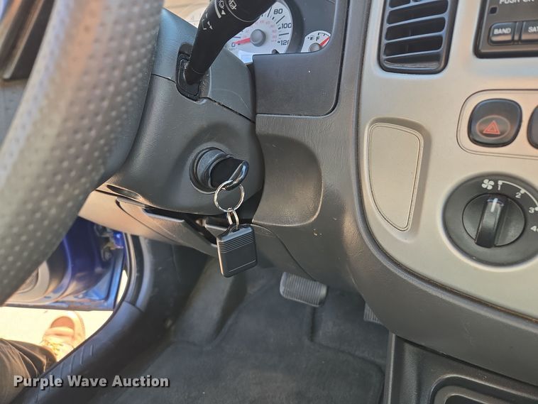 image for item EE8556 2006 Ford Escape XLT SUV