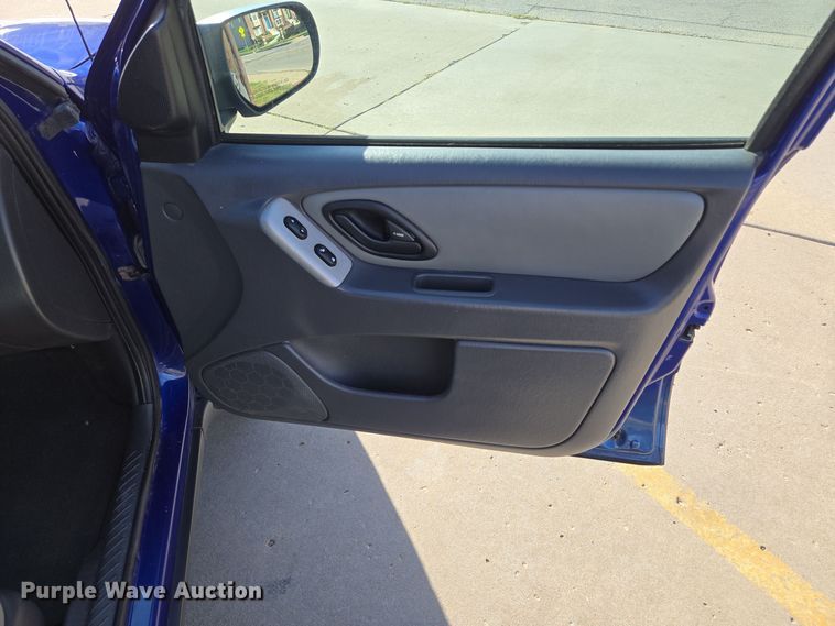 image for item EE8556 2006 Ford Escape XLT SUV