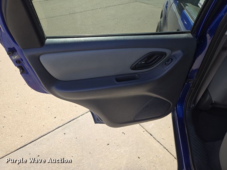 image for item EE8556 2006 Ford Escape XLT SUV