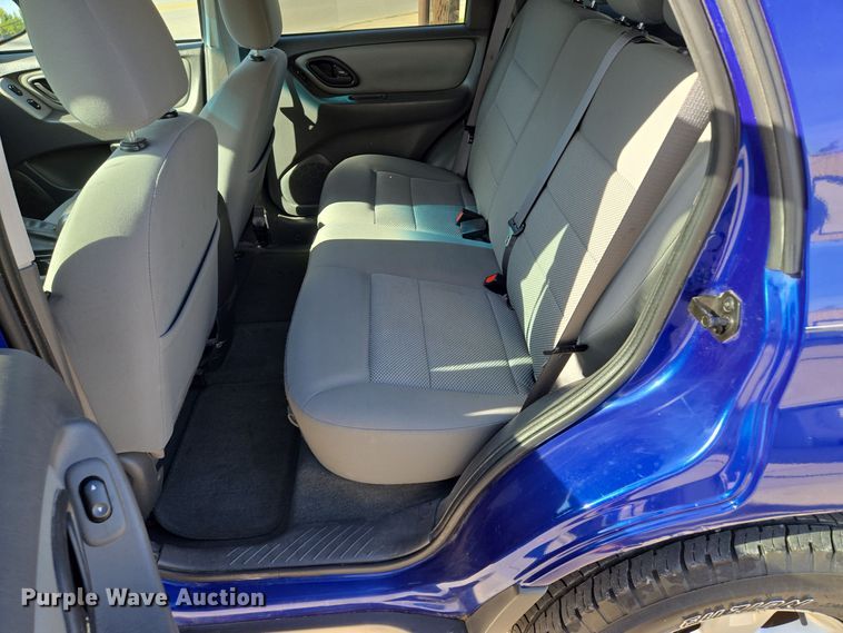 image for item EE8556 2006 Ford Escape XLT SUV