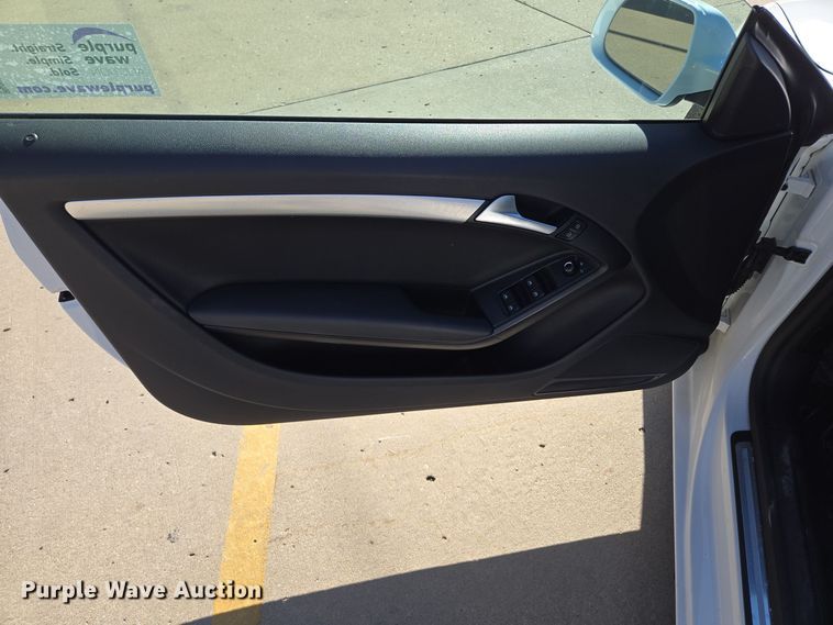 image for item EE8557 2012 Audi A5 convertible