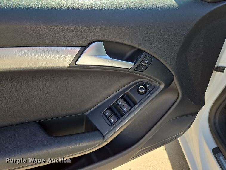 image for item EE8557 2012 Audi A5 convertible