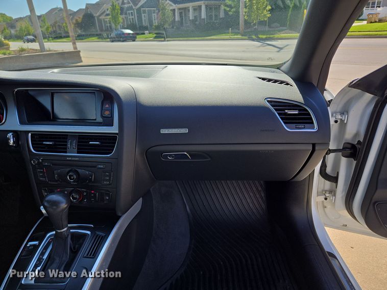 image for item EE8557 2012 Audi A5 convertible