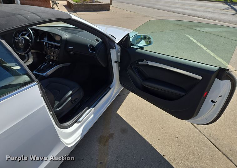 image for item EE8557 2012 Audi A5 convertible