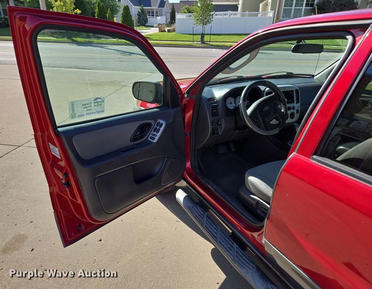 image for item EE8562 2006 Ford  Escape XLT SUV