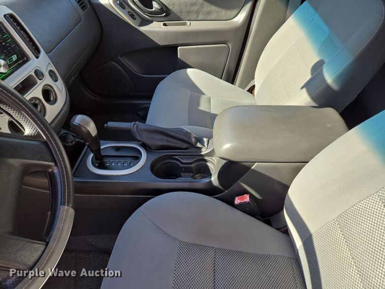 image for item EE8562 2006 Ford  Escape XLT SUV