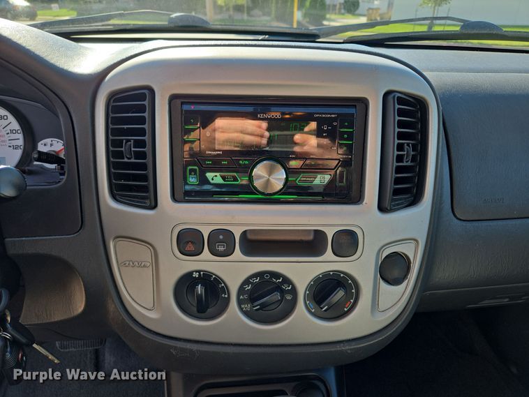 image for item EE8562 2006 Ford  Escape XLT SUV