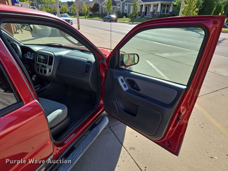 image for item EE8562 2006 Ford  Escape XLT SUV