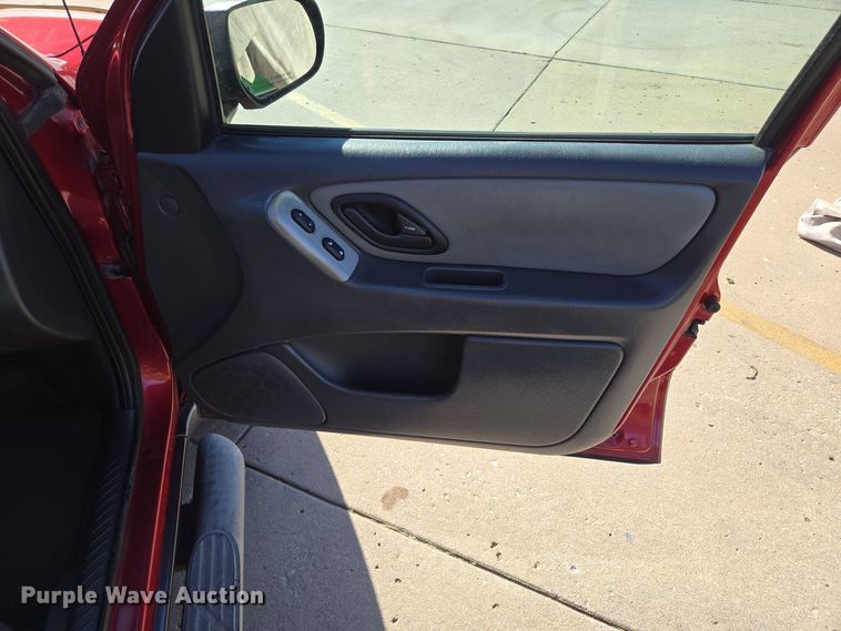 image for item EE8562 2006 Ford  Escape XLT SUV