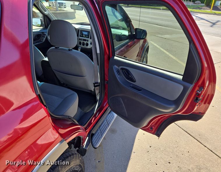 image for item EE8562 2006 Ford  Escape XLT SUV