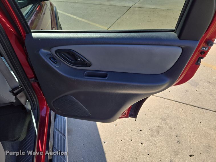 image for item EE8562 2006 Ford  Escape XLT SUV