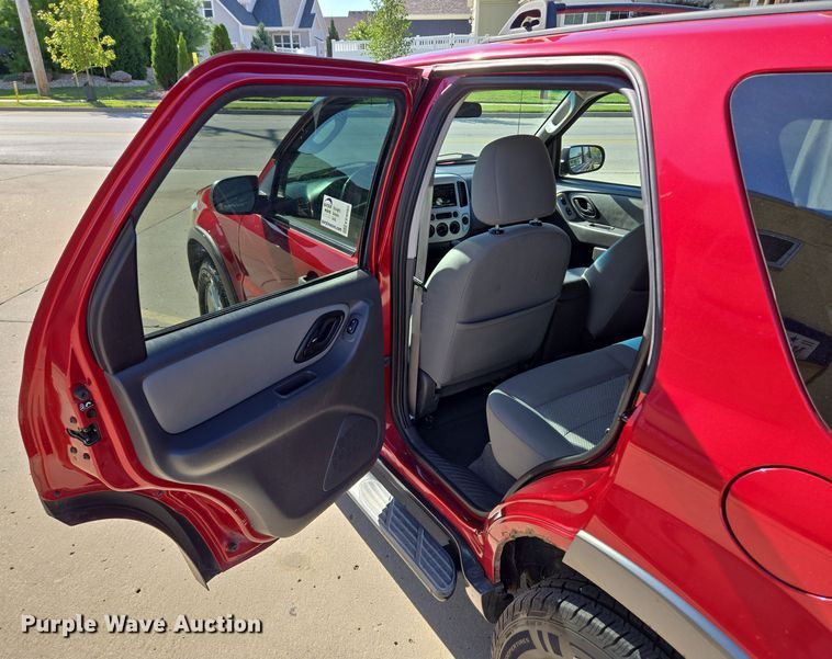 image for item EE8562 2006 Ford  Escape XLT SUV