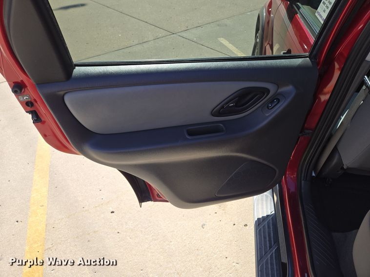 image for item EE8562 2006 Ford  Escape XLT SUV