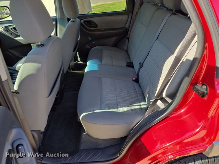 image for item EE8562 2006 Ford  Escape XLT SUV